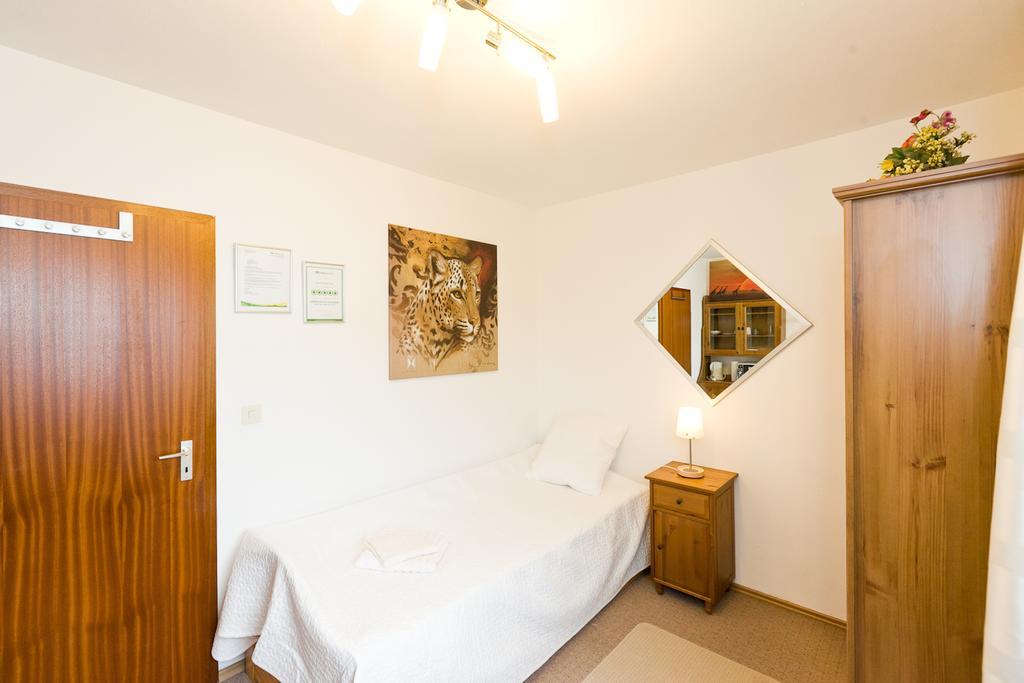 Bed And Breakfast Zeevat Múnich Habitación foto